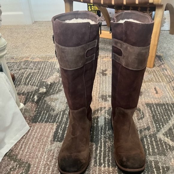 UGG Zarina Waterproof Boot - Picture 3 of 9